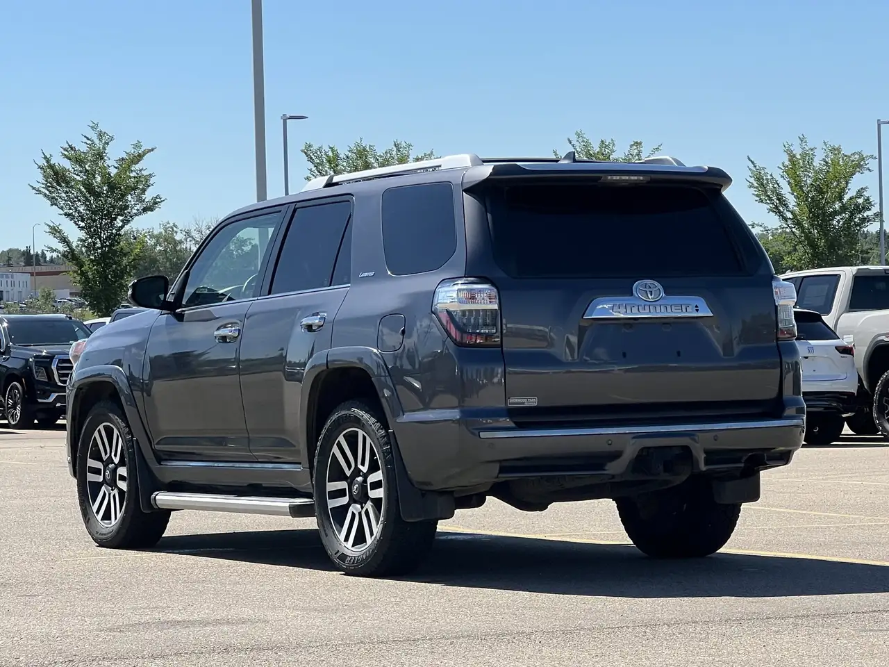 Toyota 4-Runner снимка Toyota 4-Runner