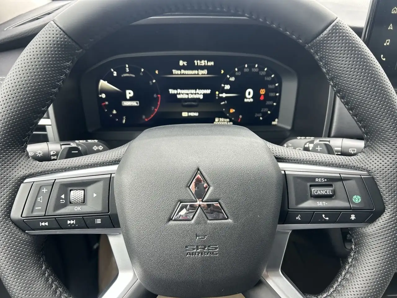 Mitsubishi Outlander снимка Mitsubishi Outlander