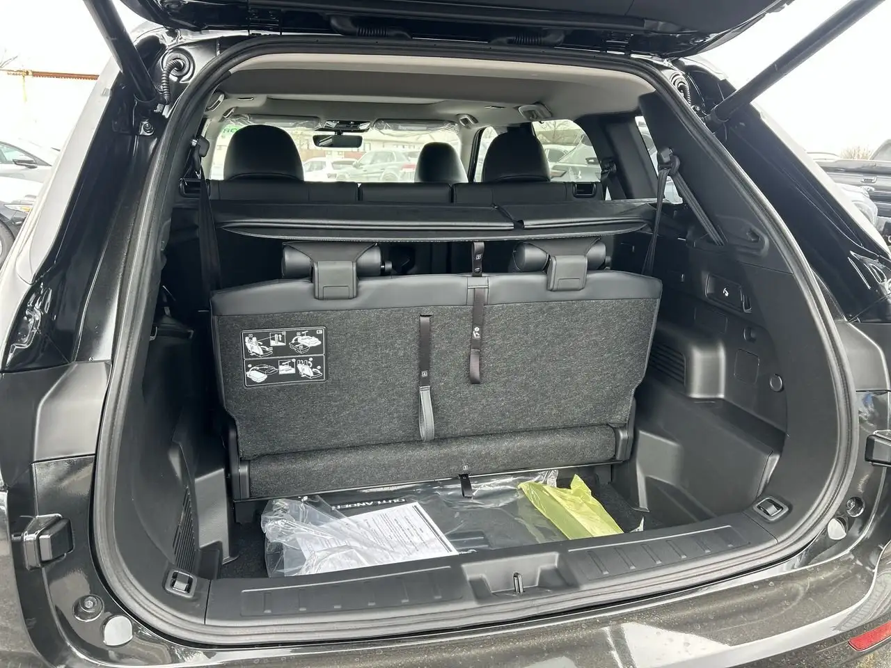 Mitsubishi Outlander снимка Mitsubishi Outlander