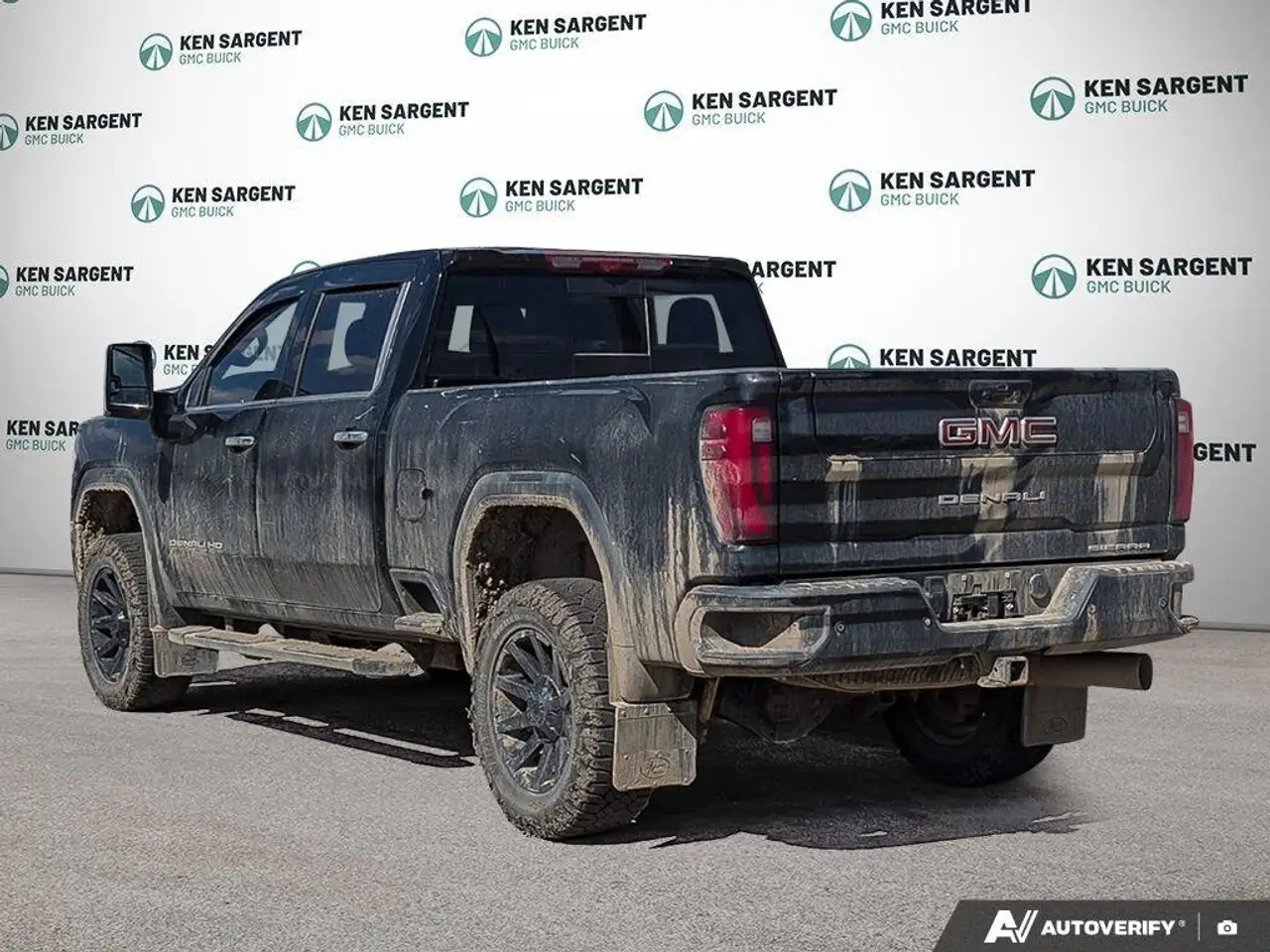 GMC Sierra 3500HD снимка GMC Sierra 3500HD