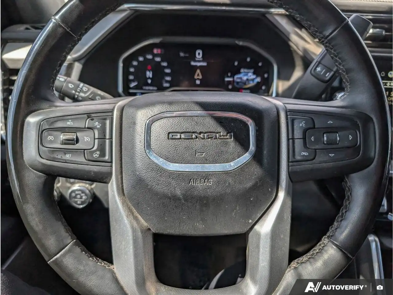 GMC Sierra 3500HD снимка GMC Sierra 3500HD