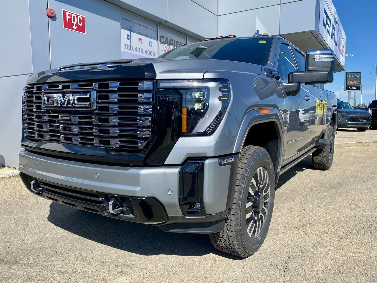 GMC Sierra 3500HD снимка GMC Sierra 3500HD