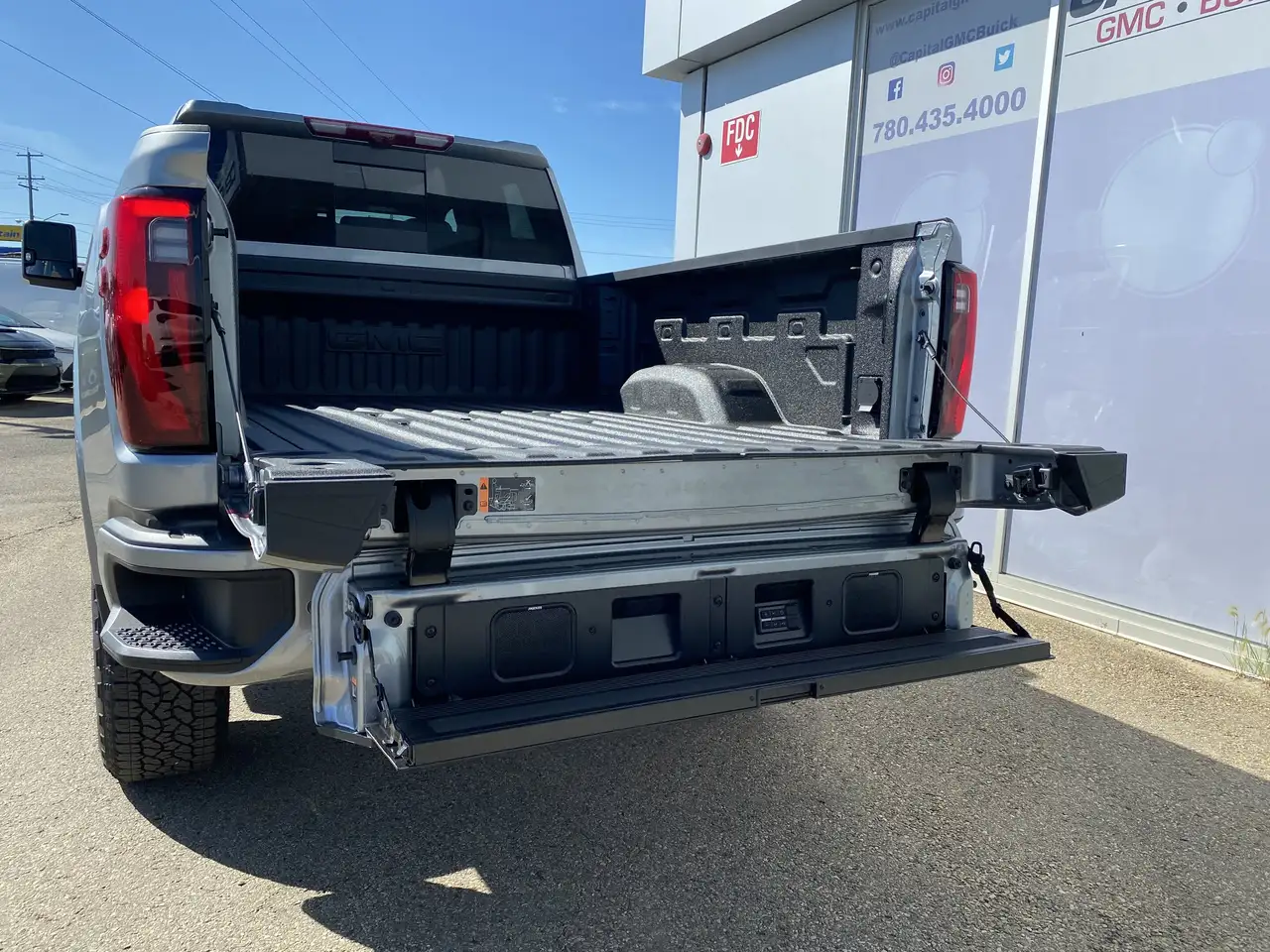 GMC Sierra 3500HD снимка GMC Sierra 3500HD