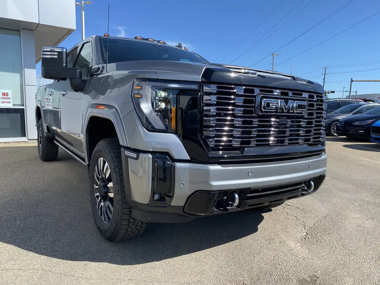 GMC Sierra 3500HD снимка GMC Sierra 3500HD