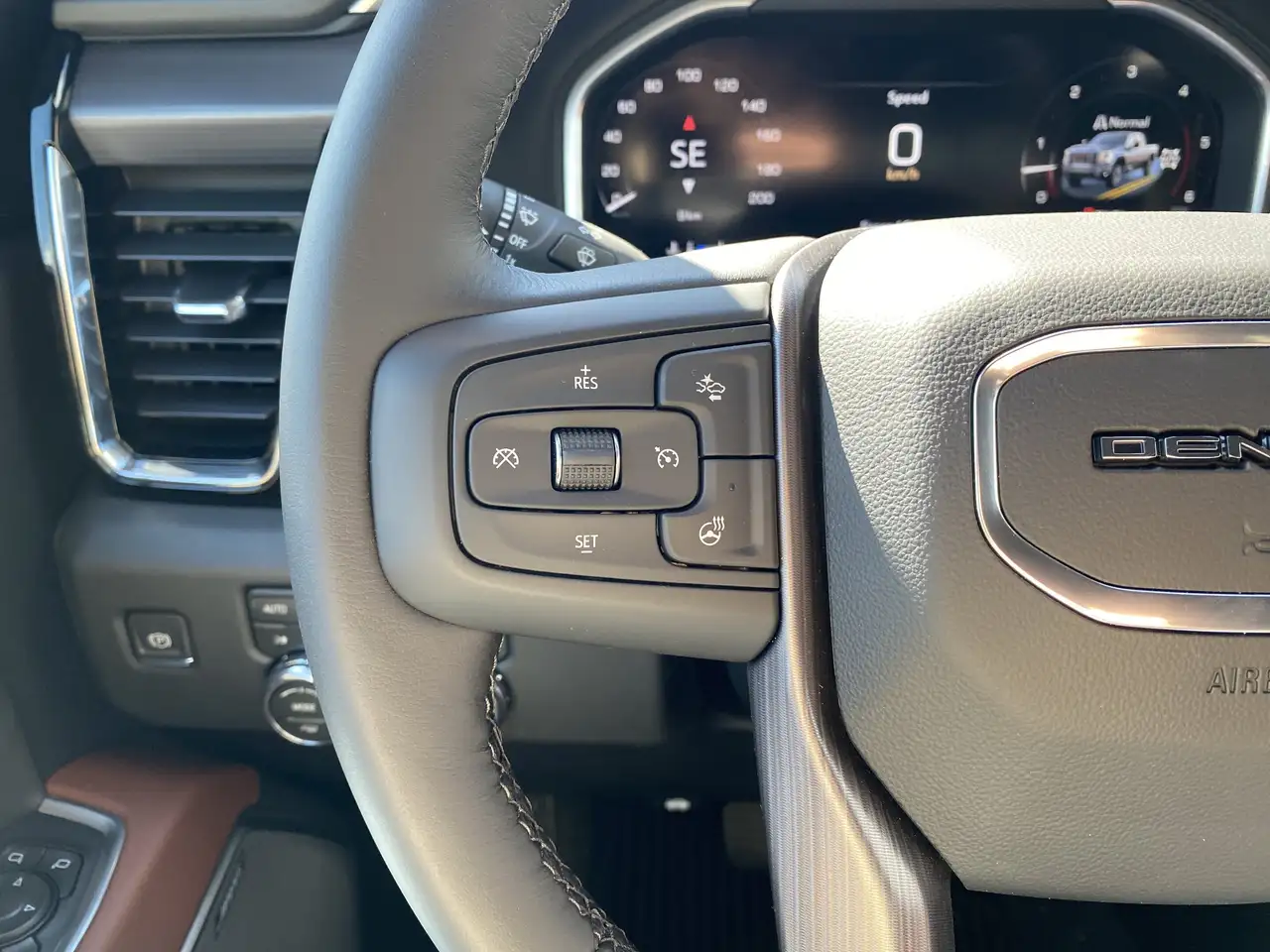 GMC Sierra 3500HD снимка GMC Sierra 3500HD