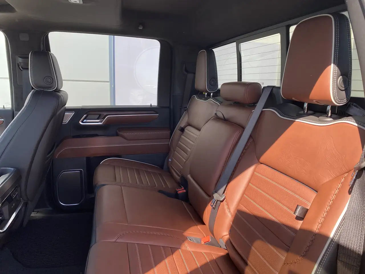 GMC Sierra 3500HD снимка GMC Sierra 3500HD