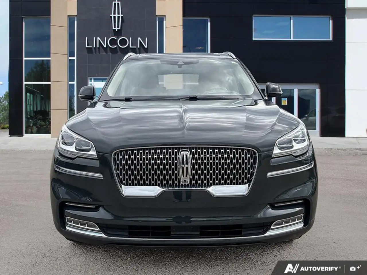 Lincoln Aviator снимка Lincoln Aviator