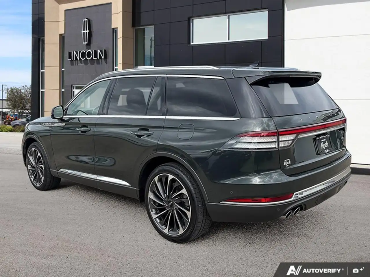Lincoln Aviator снимка Lincoln Aviator