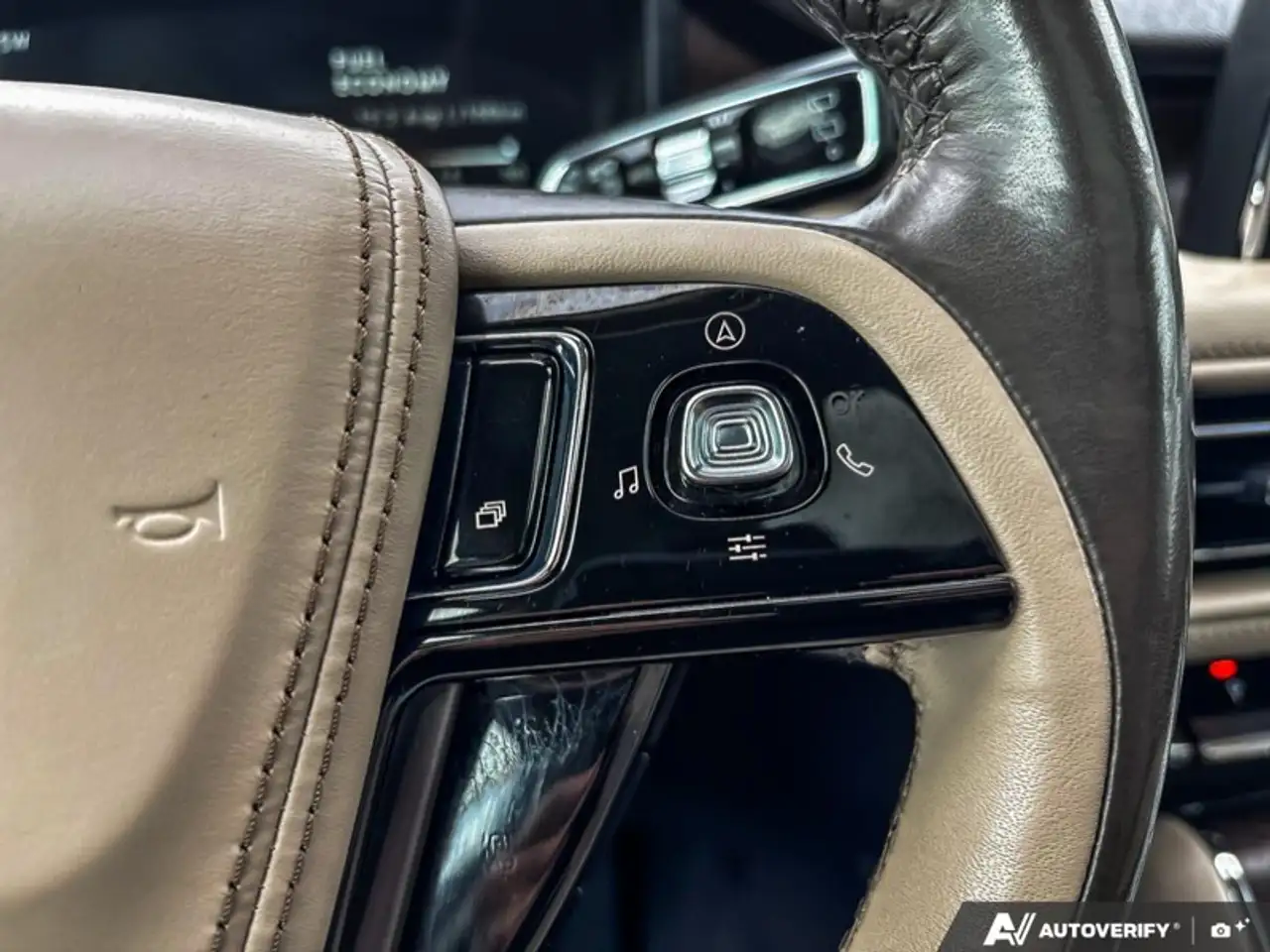 Lincoln Aviator снимка Lincoln Aviator