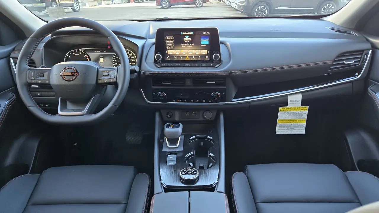 Nissan Rogue снимка Nissan Rogue