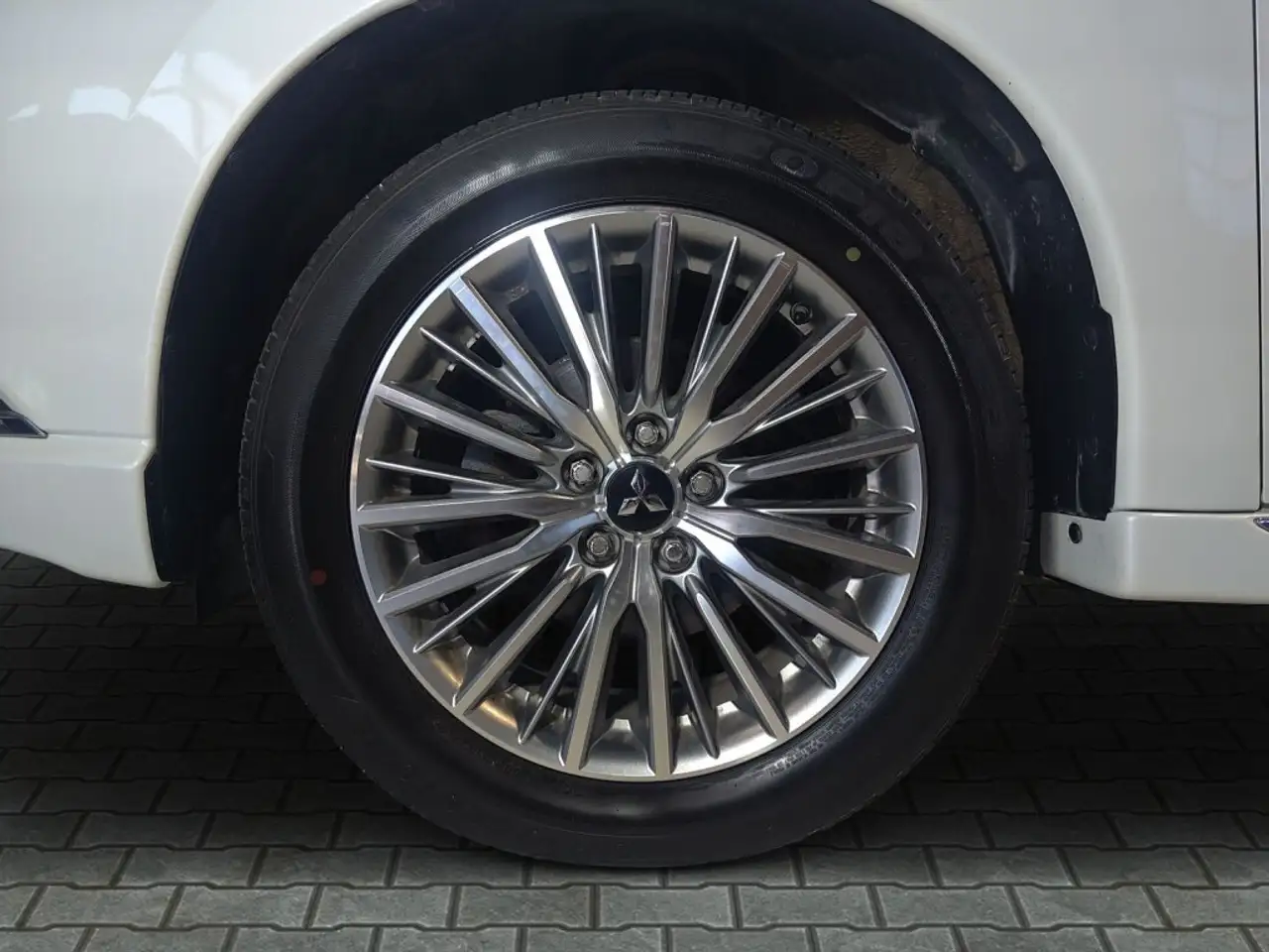 Mitsubishi Outlander снимка Mitsubishi Outlander