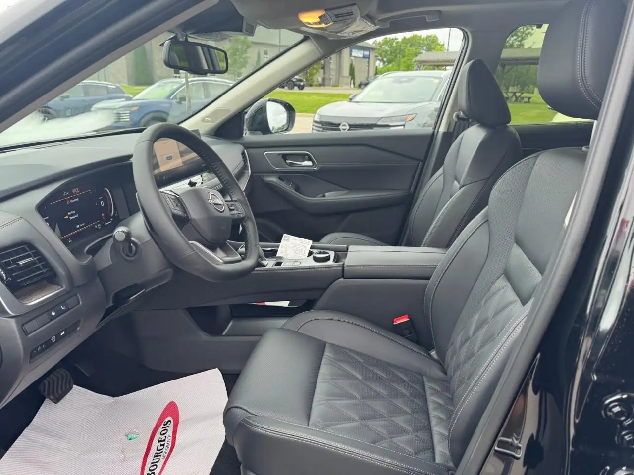 Nissan Rogue photo Nissan Rogue