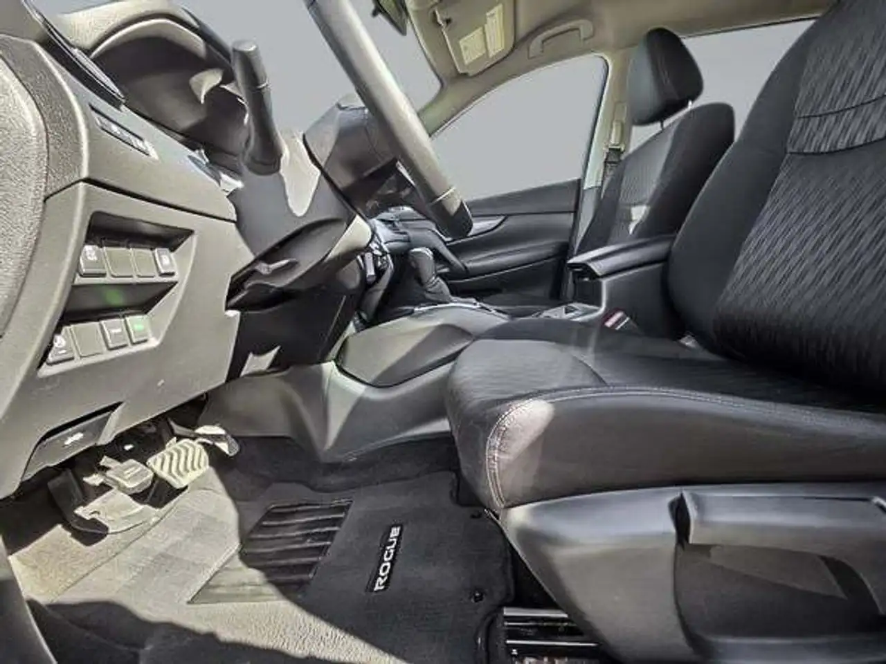 Nissan Rogue photo Nissan Rogue