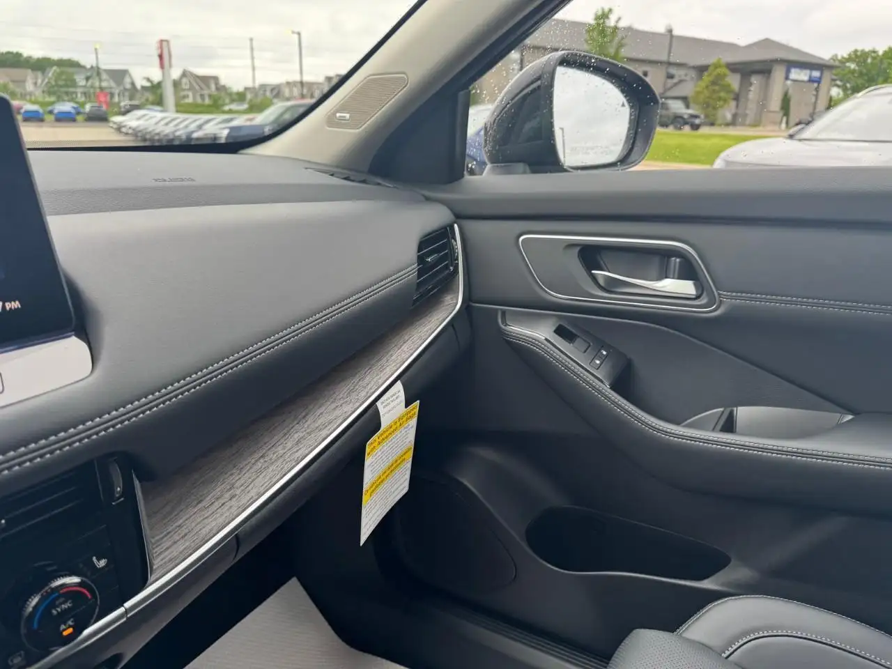 Nissan Rogue photo Nissan Rogue
