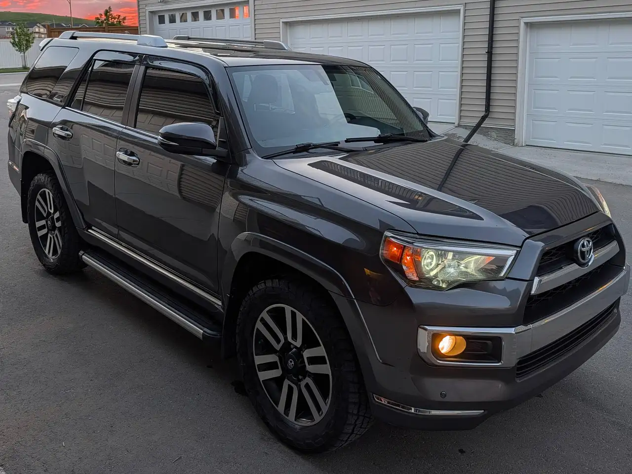 Toyota 4-Runner снимка Toyota 4-Runner