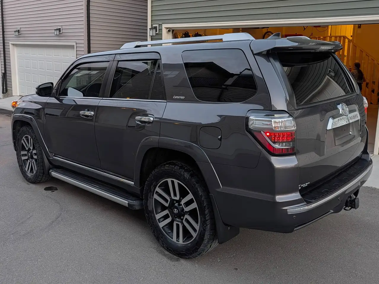 Toyota 4-Runner снимка Toyota 4-Runner