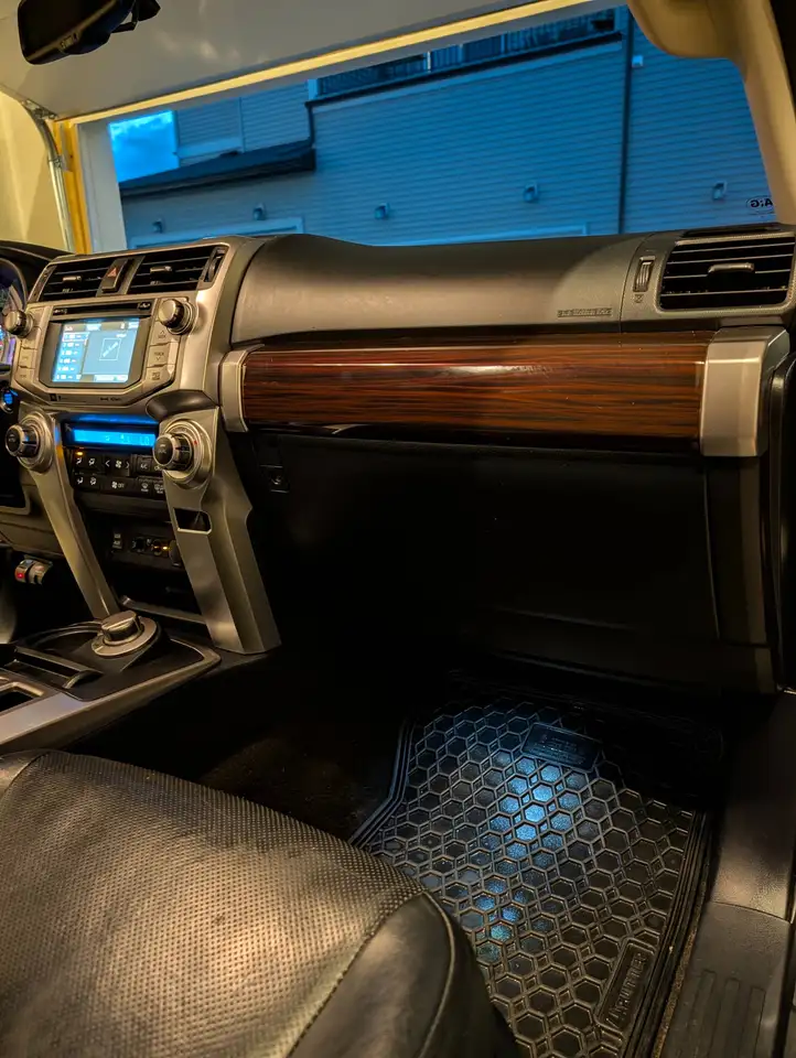 Toyota 4-Runner снимка Toyota 4-Runner