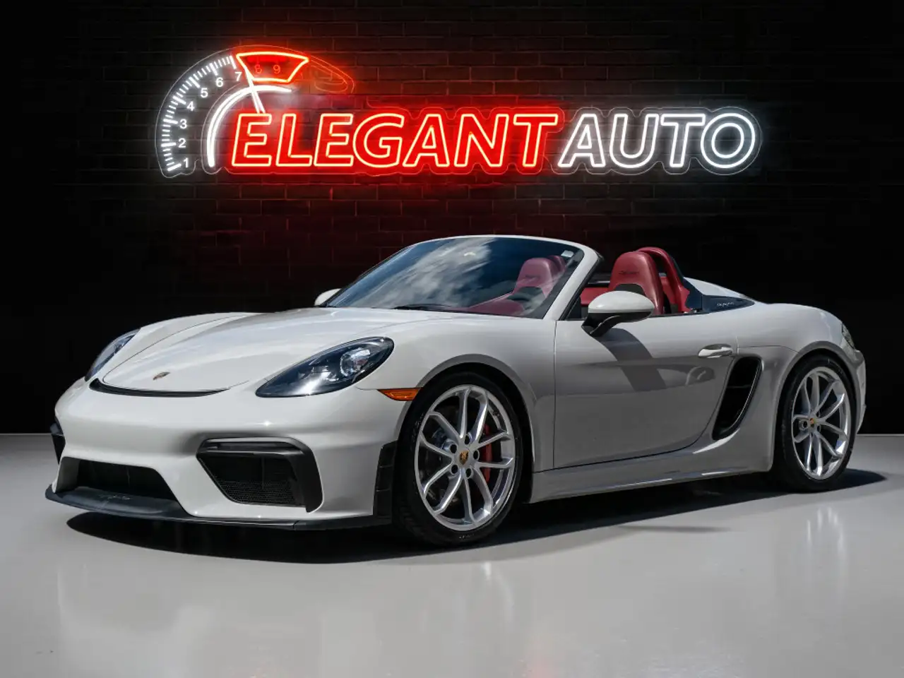 Porsche 718 Spyder снимка Porsche 718 Spyder