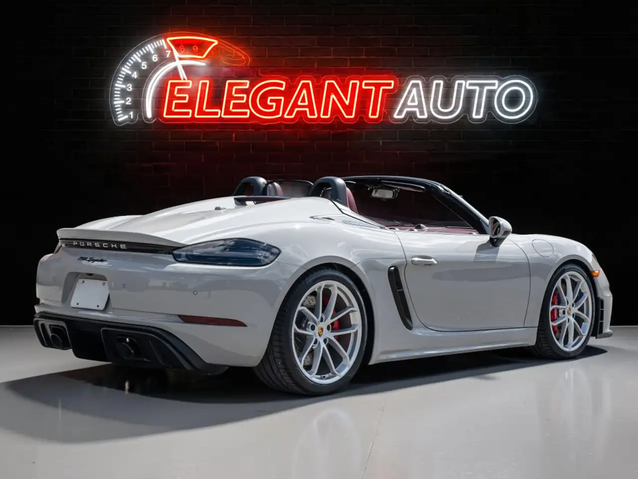 Porsche 718 Spyder снимка Porsche 718 Spyder