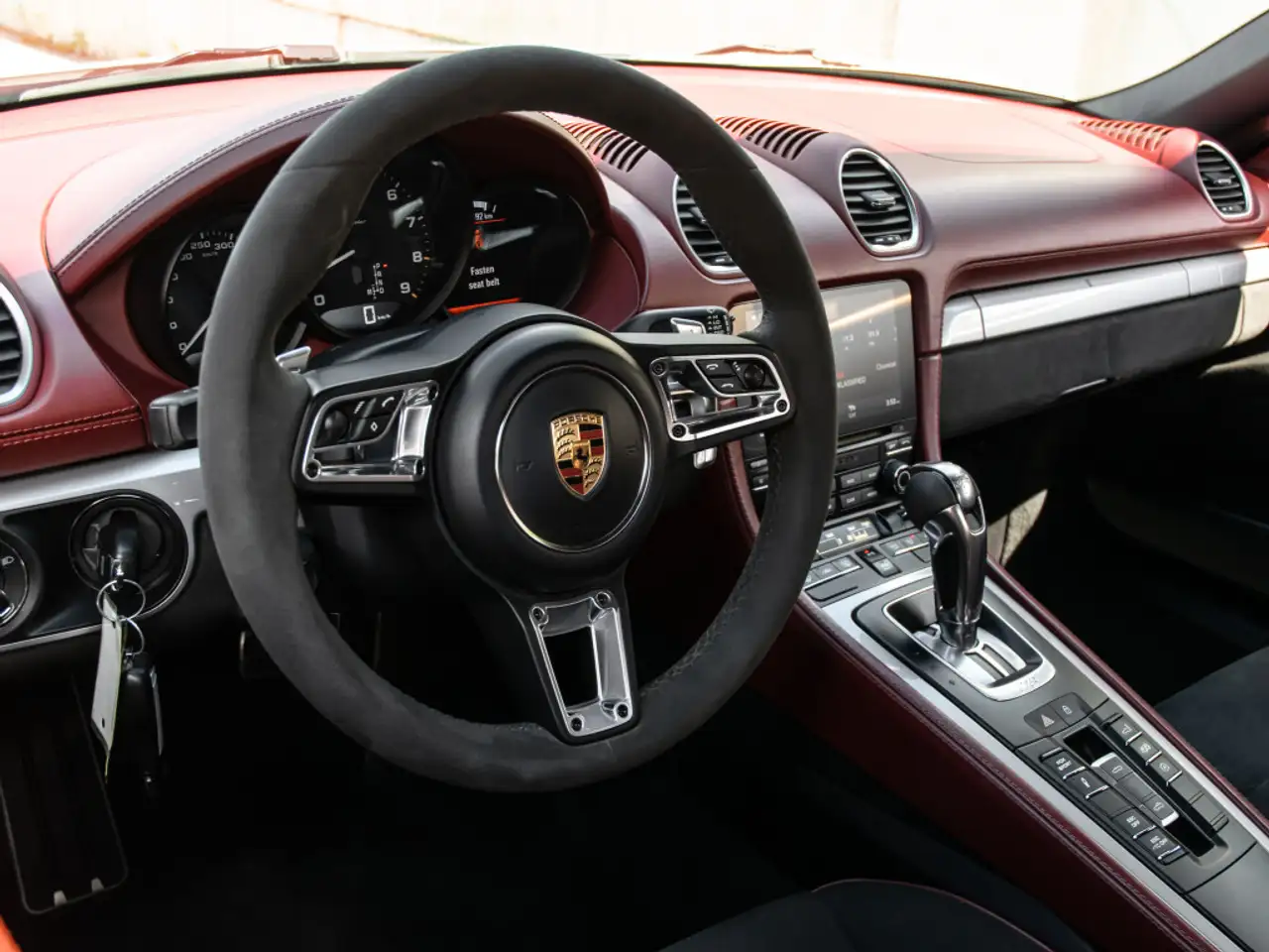 Porsche 718 Spyder снимка Porsche 718 Spyder