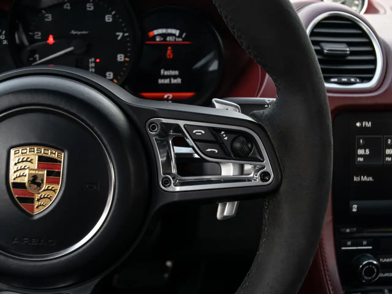 Porsche 718 Spyder снимка Porsche 718 Spyder