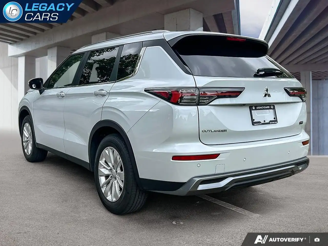 Mitsubishi Outlander photo Mitsubishi Outlander