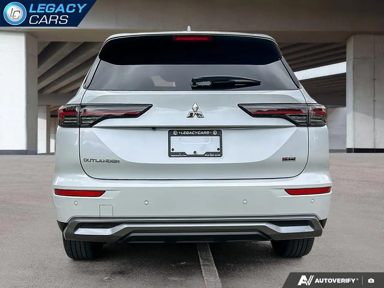 Mitsubishi Outlander photo Mitsubishi Outlander