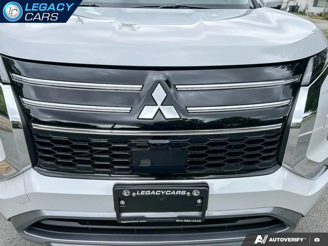 Mitsubishi Outlander photo Mitsubishi Outlander