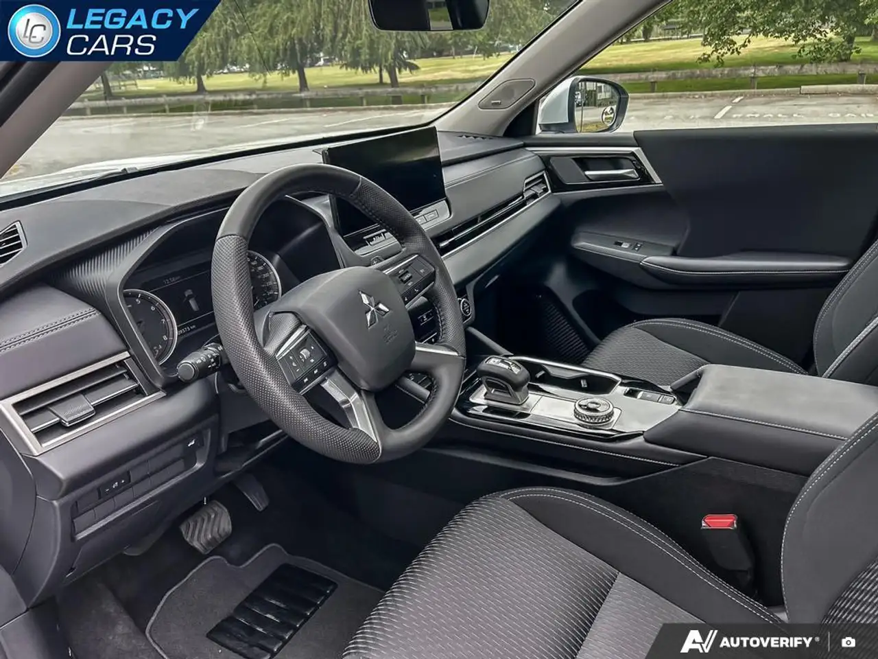 Mitsubishi Outlander photo Mitsubishi Outlander