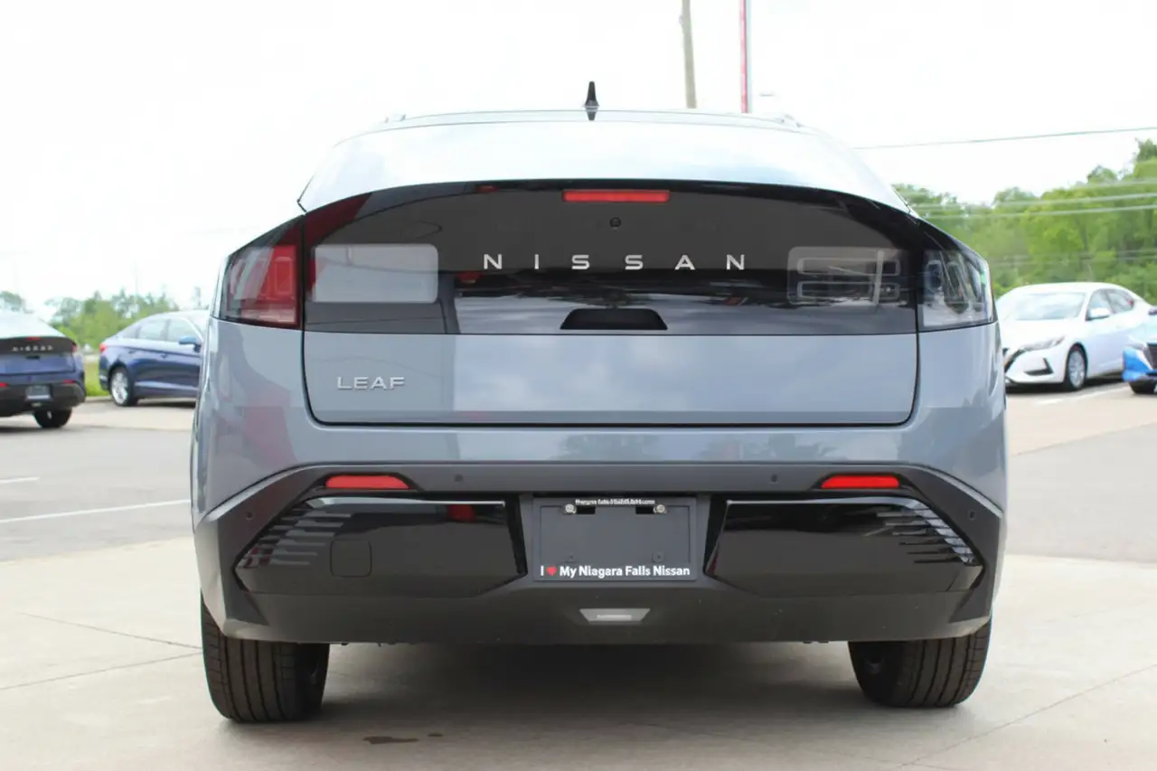Nissan Leaf photo Nissan Leaf
