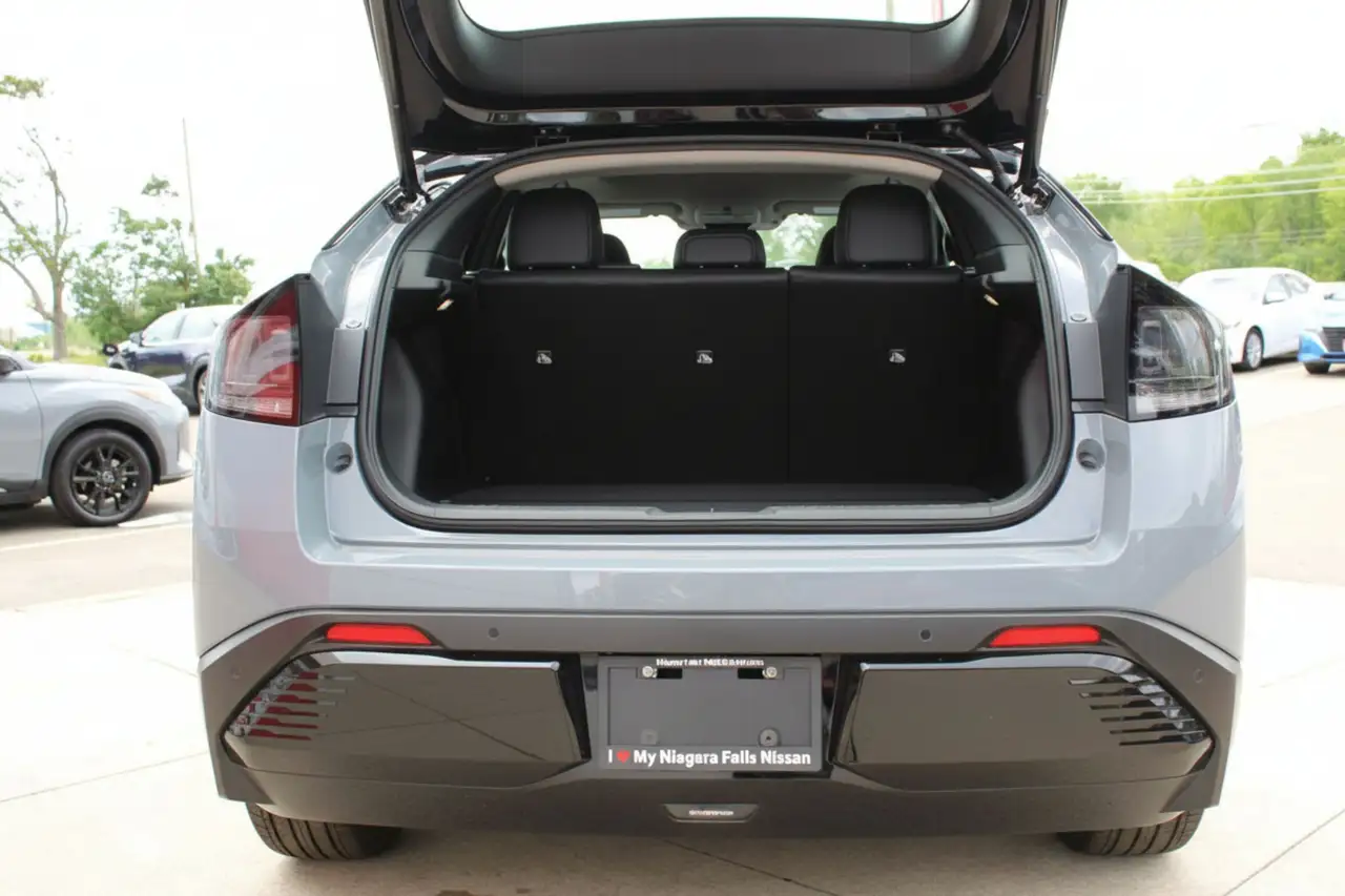 Nissan Leaf photo Nissan Leaf