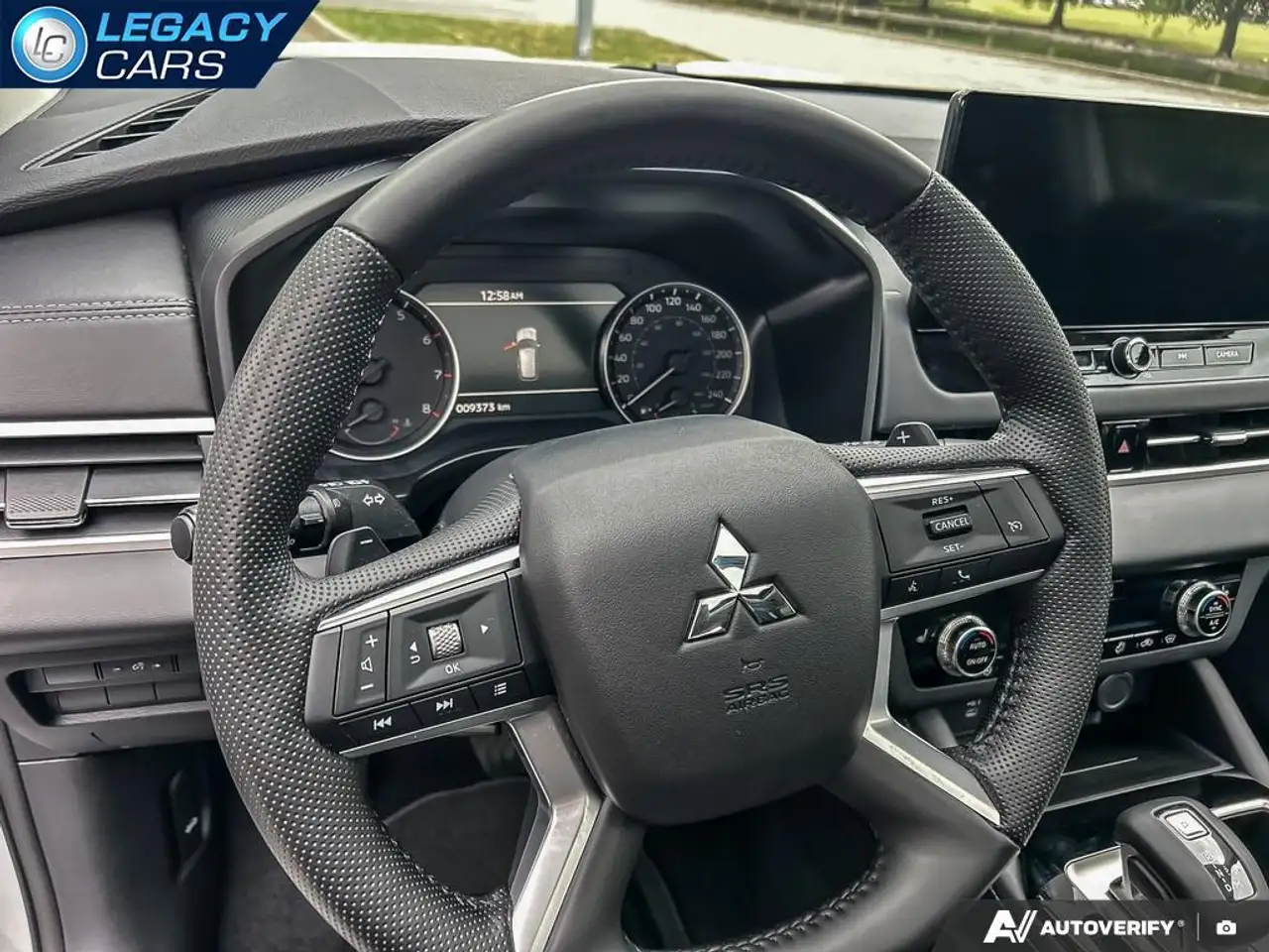 Mitsubishi Outlander photo Mitsubishi Outlander