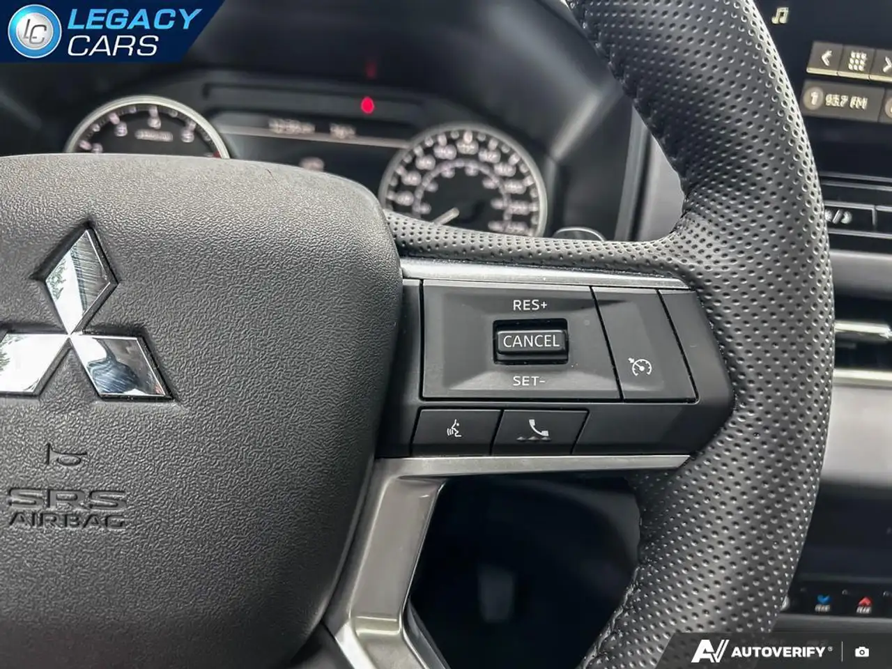 Mitsubishi Outlander photo Mitsubishi Outlander