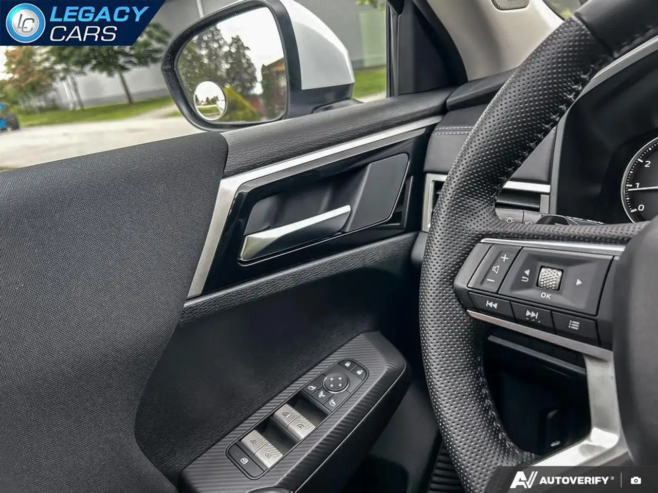 Mitsubishi Outlander photo Mitsubishi Outlander