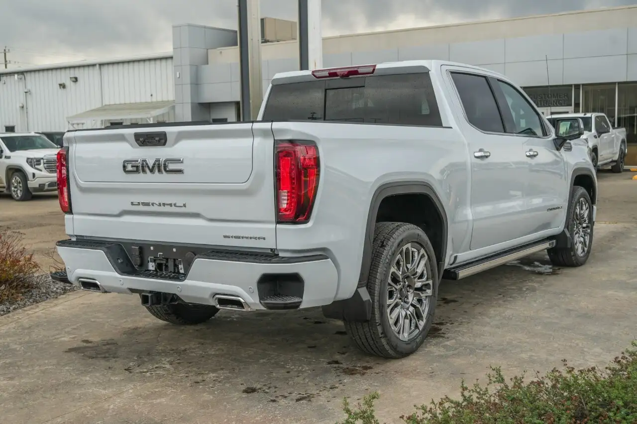 GMC Sierra 1500 photo GMC Sierra 1500