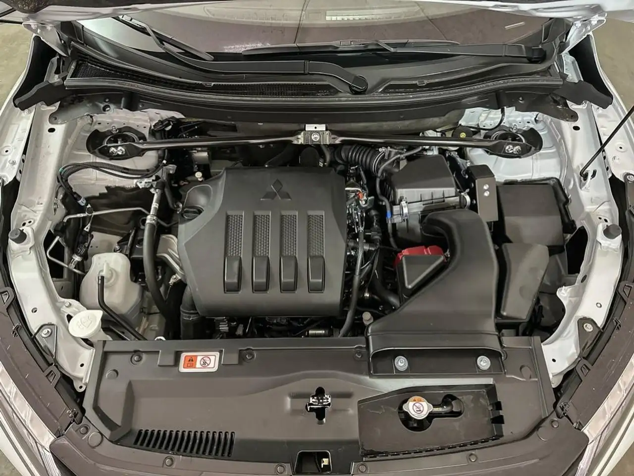 Mitsubishi Eclipse Cross снимка Mitsubishi Eclipse Cross