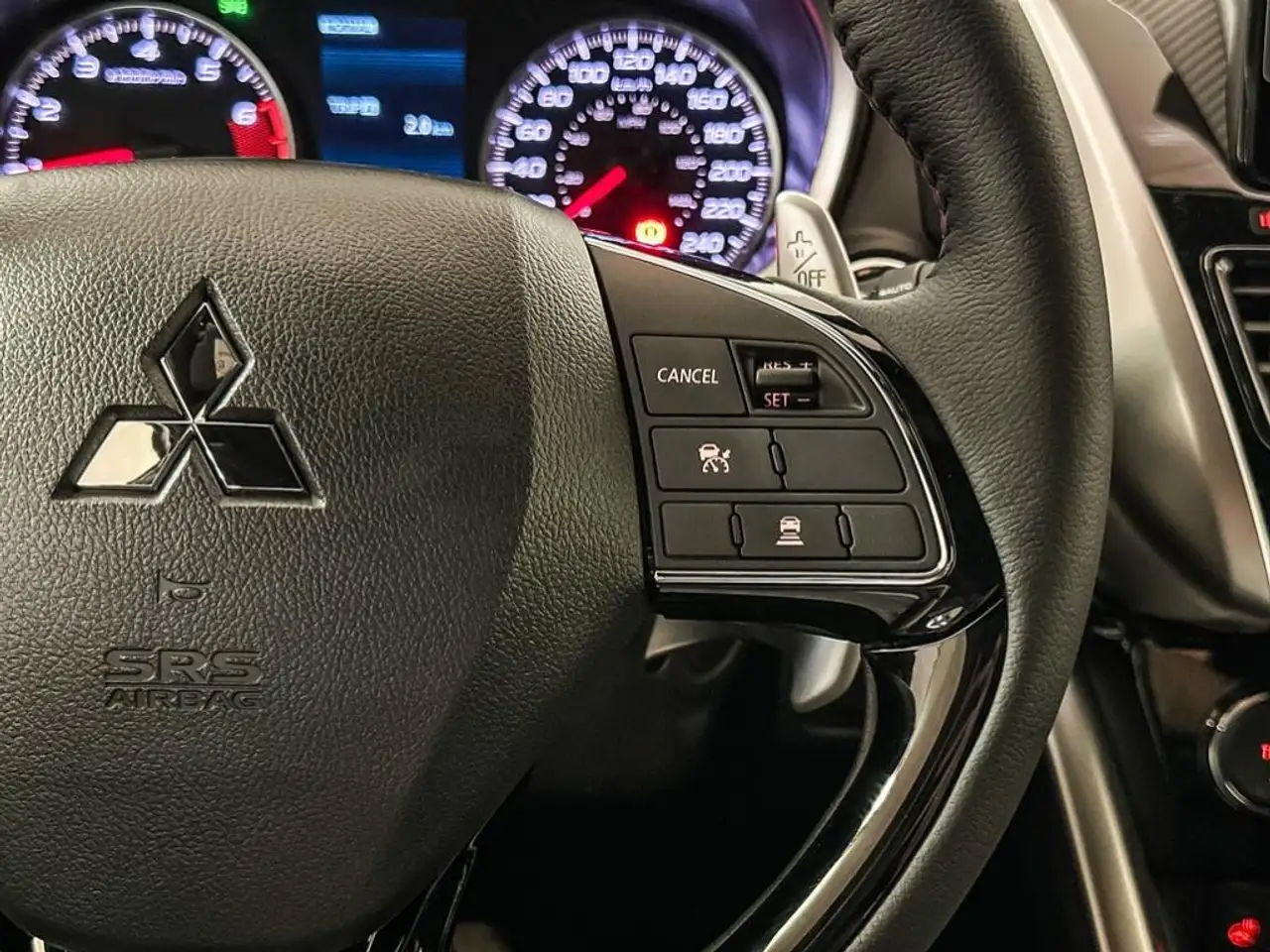 Mitsubishi Eclipse Cross снимка Mitsubishi Eclipse Cross