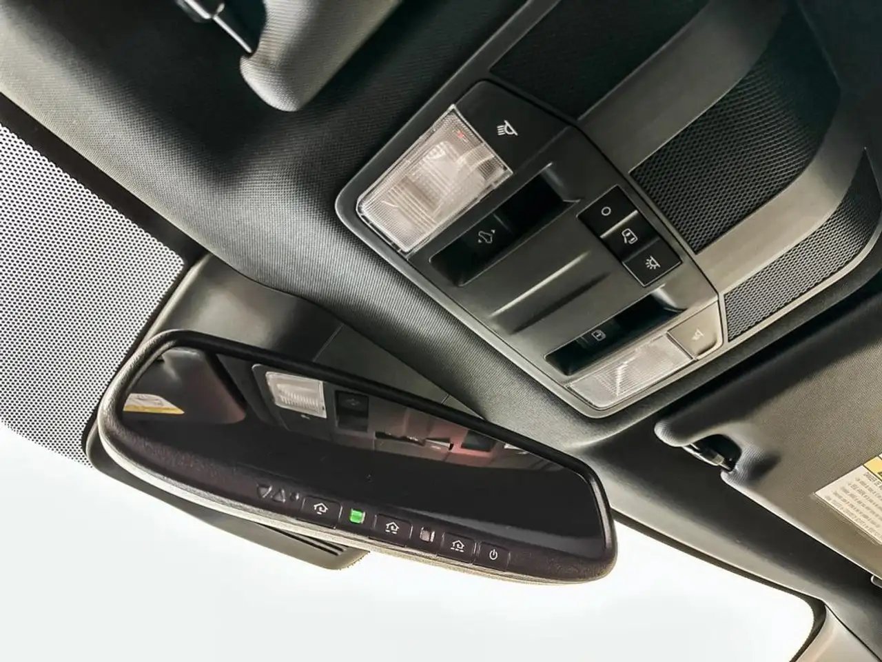 Mitsubishi Eclipse Cross снимка Mitsubishi Eclipse Cross
