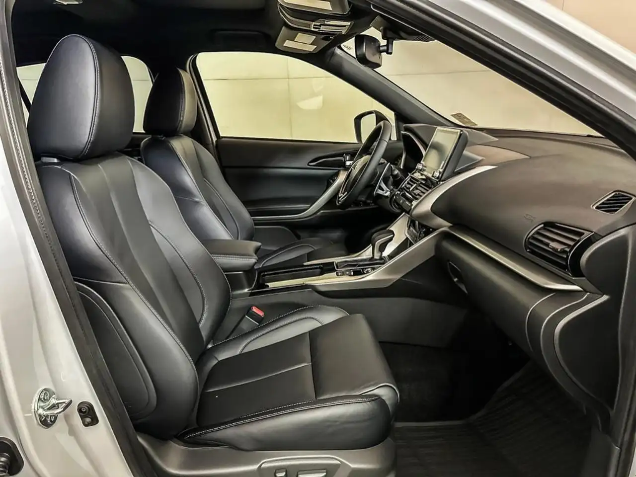 Mitsubishi Eclipse Cross снимка Mitsubishi Eclipse Cross
