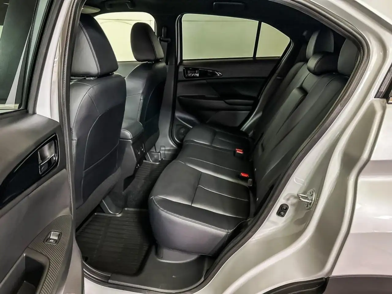 Mitsubishi Eclipse Cross снимка Mitsubishi Eclipse Cross