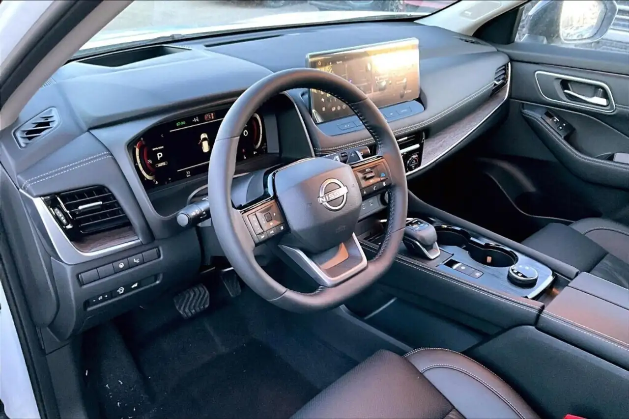 Nissan Rogue снимка Nissan Rogue