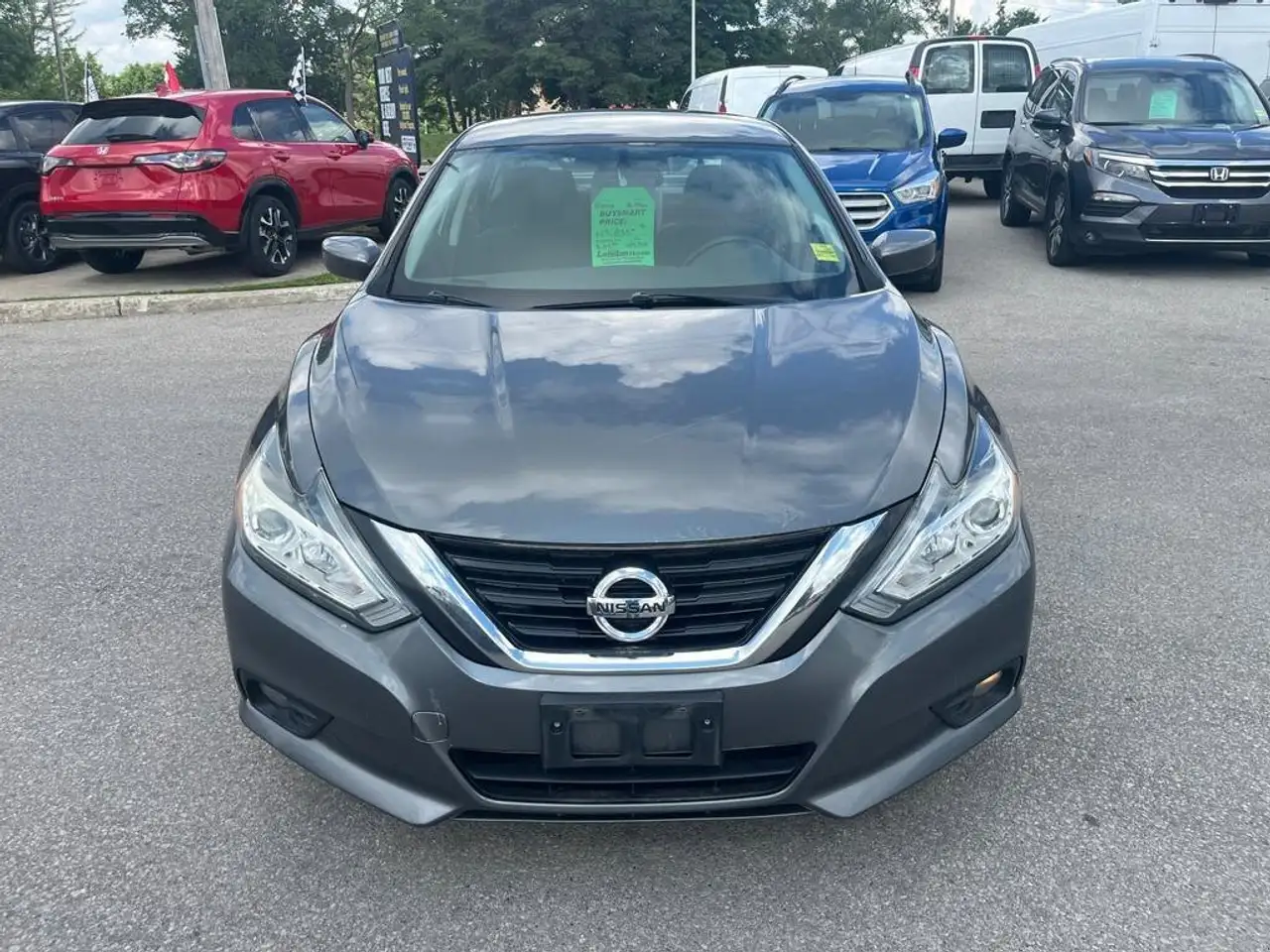 Nissan Altima снимка Nissan Altima
