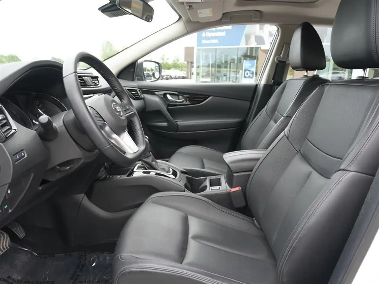 Nissan Qashqai снимка Nissan Qashqai