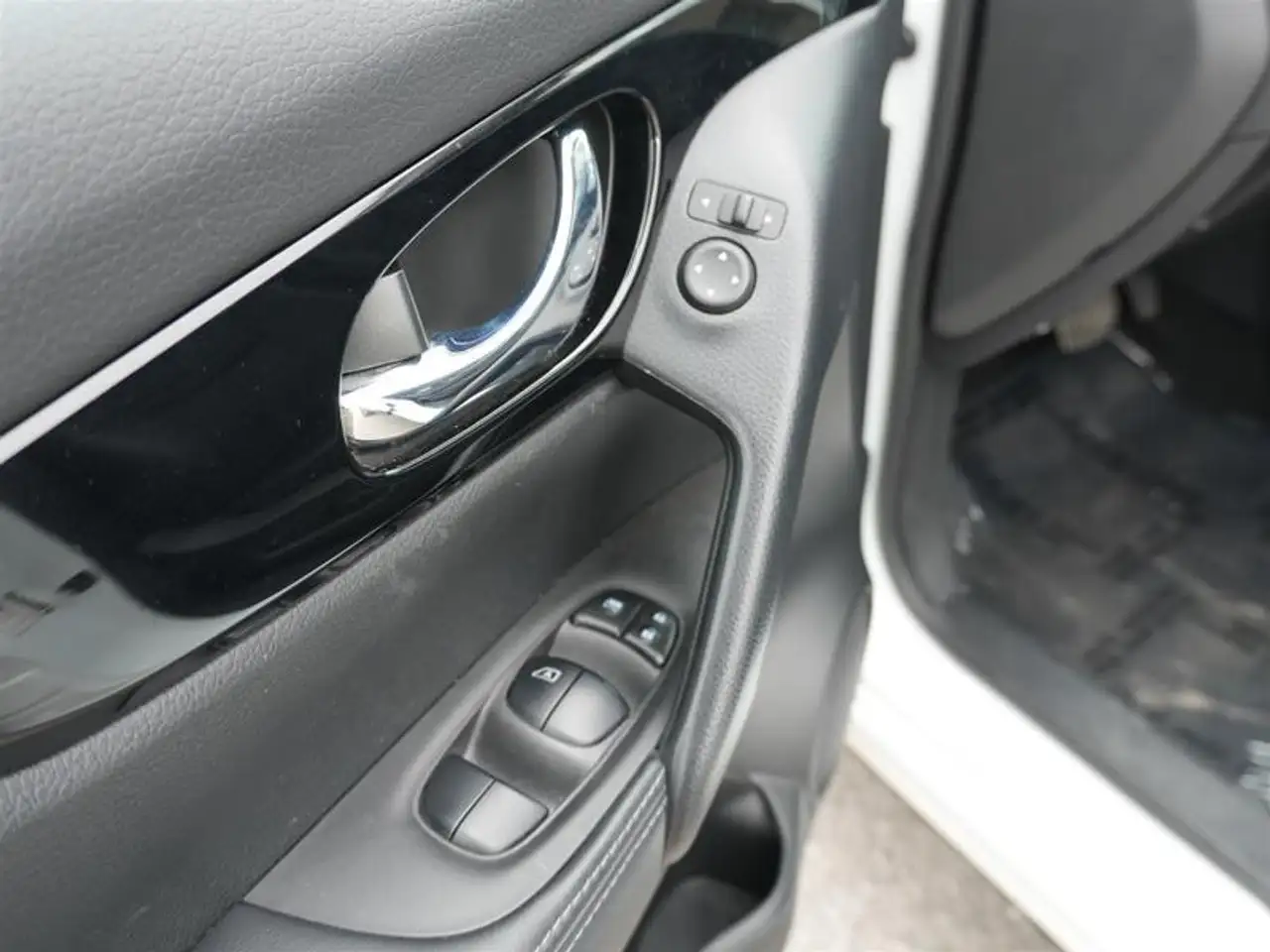 Nissan Qashqai снимка Nissan Qashqai