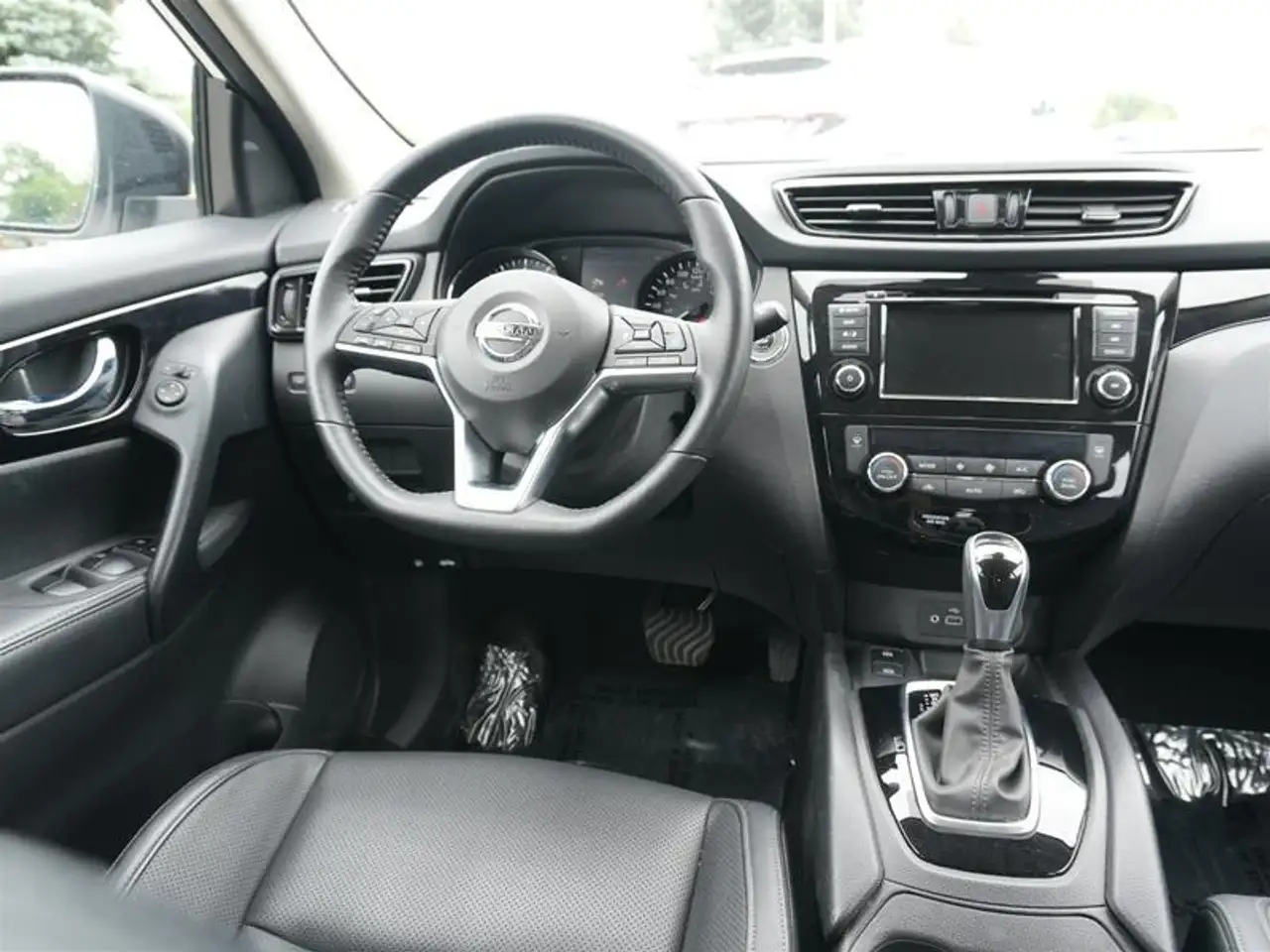 Nissan Qashqai снимка Nissan Qashqai