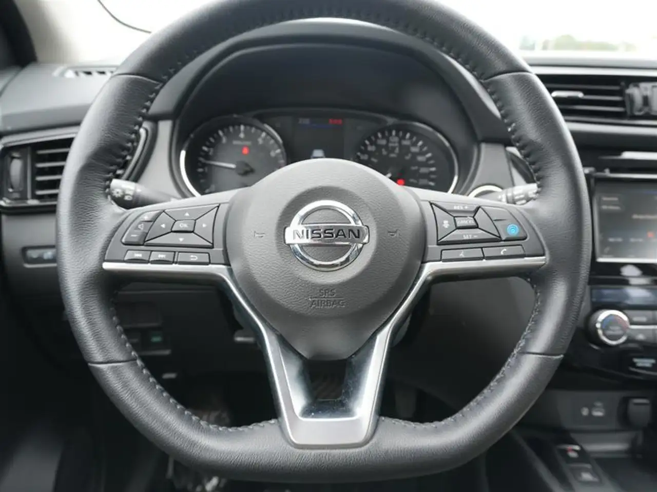 Nissan Qashqai снимка Nissan Qashqai