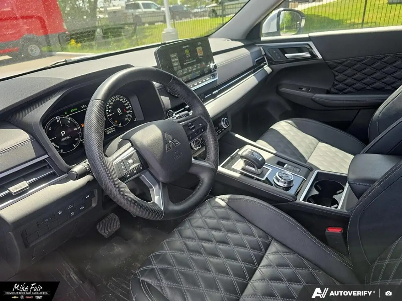 Mitsubishi Outlander fotografie Mitsubishi Outlander