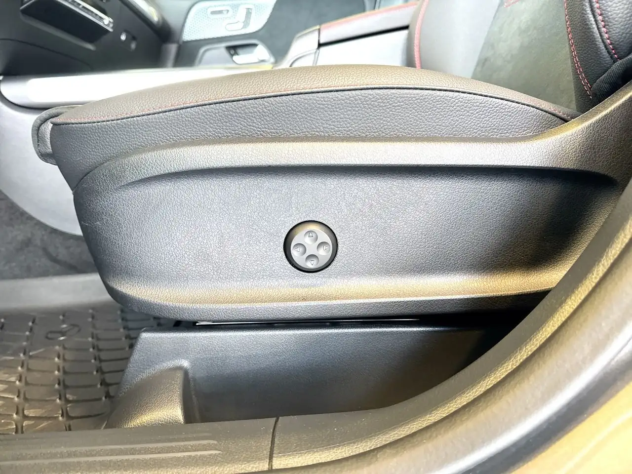 Mercedes-Benz GLB fotografie Mercedes-Benz GLB