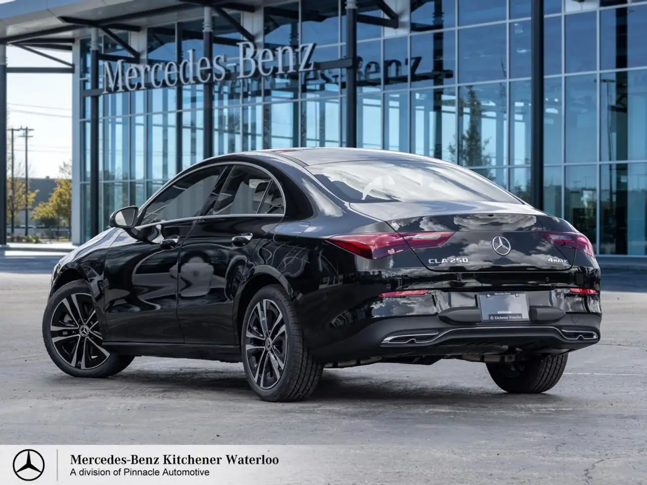 Mercedes-Benz CLA снимка Mercedes-Benz CLA