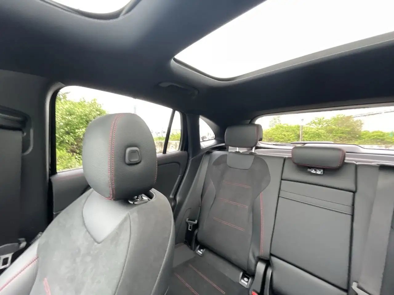 Mercedes-Benz GLA fotografie Mercedes-Benz GLA